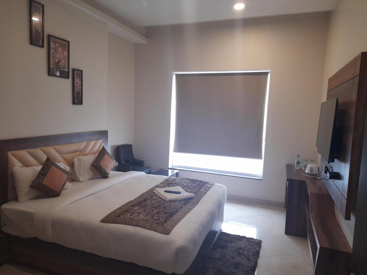 Hotel Radiance Courtyard Varanasi Ngoại thất bức ảnh