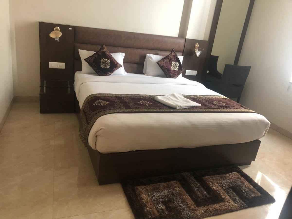 Hotel Radiance Courtyard Varanasi Ngoại thất bức ảnh