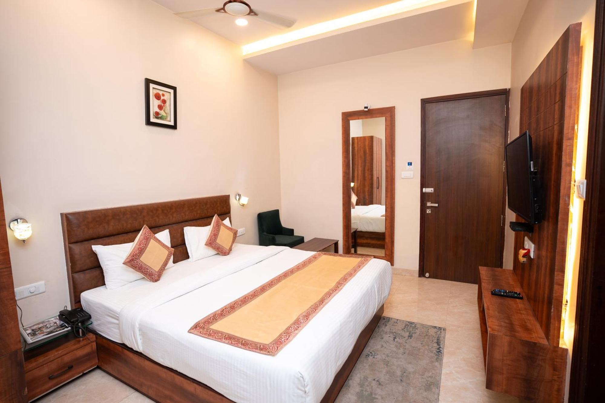 Hotel Radiance Courtyard Varanasi Ngoại thất bức ảnh
