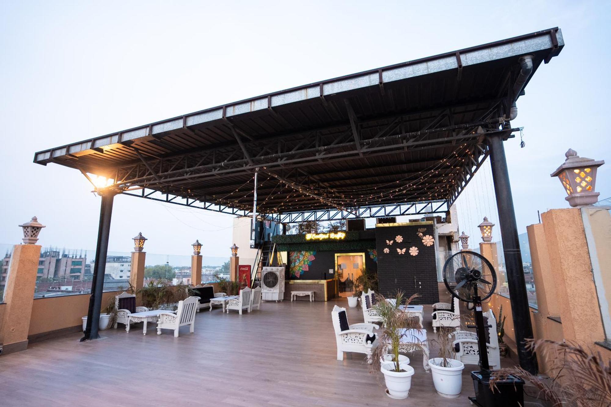 Hotel Radiance Courtyard Varanasi Ngoại thất bức ảnh