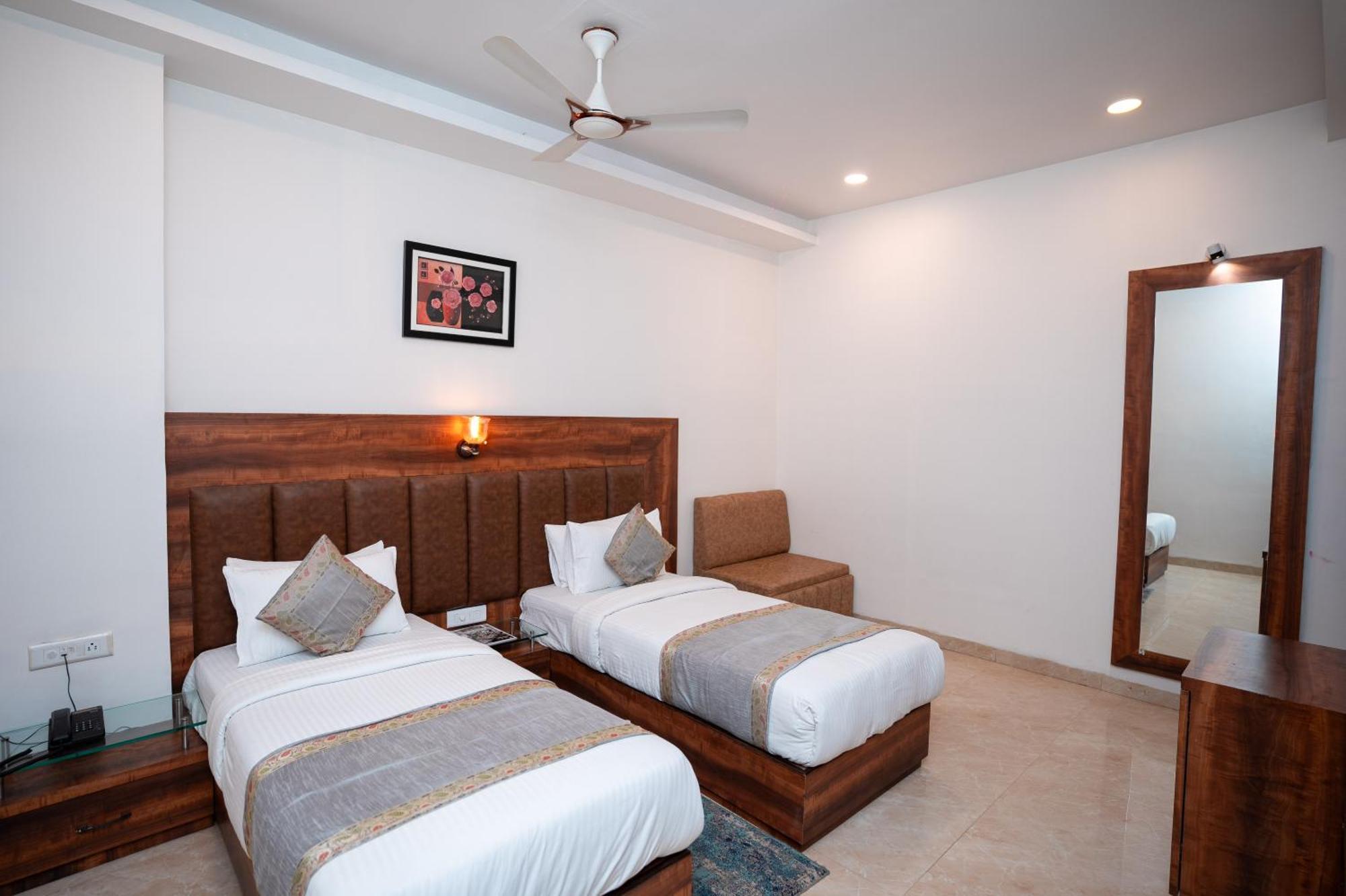 Hotel Radiance Courtyard Varanasi Ngoại thất bức ảnh