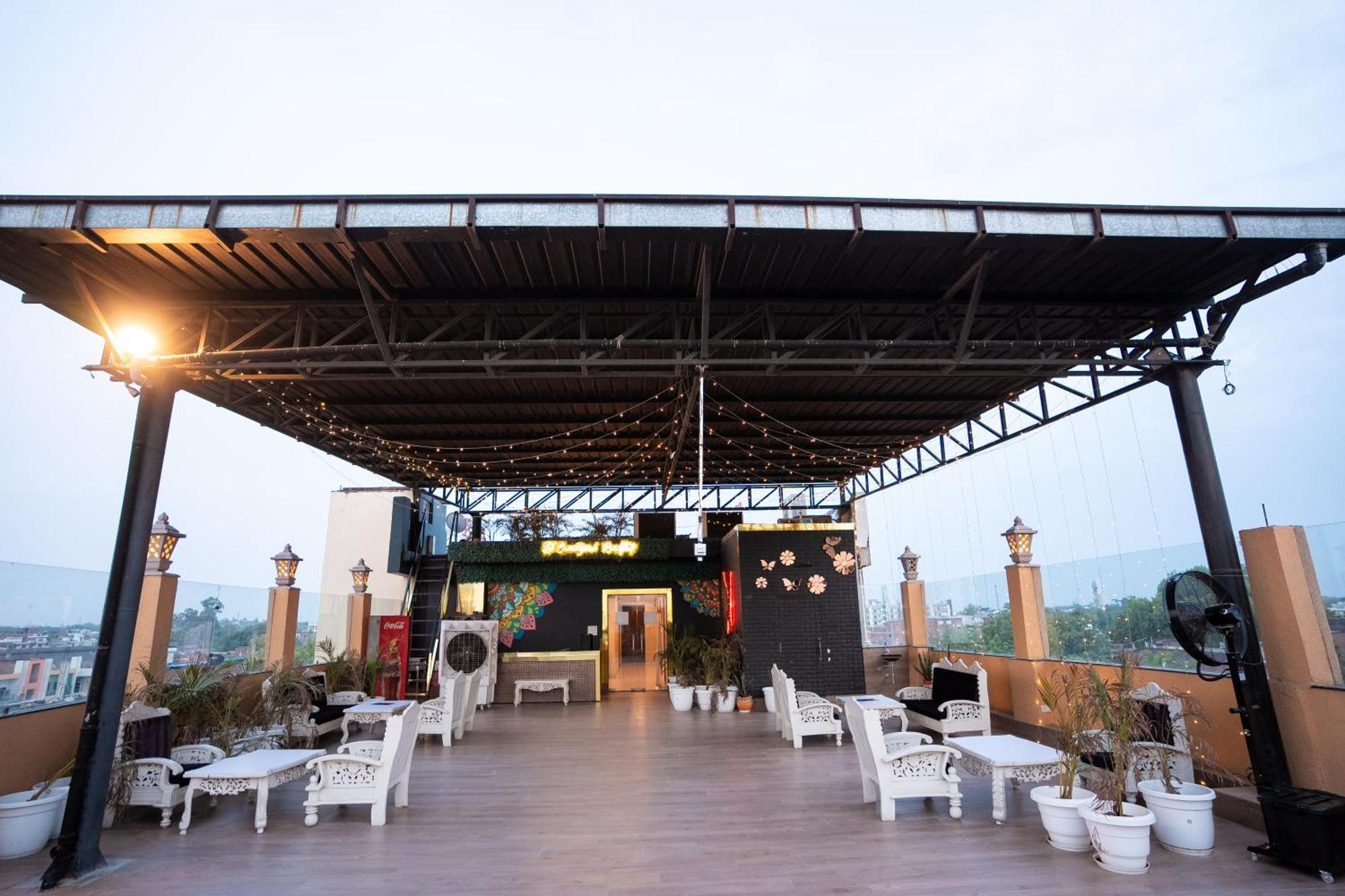 Hotel Radiance Courtyard Varanasi Ngoại thất bức ảnh
